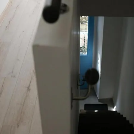 Blue Lavender Apartment Cres