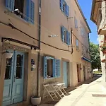 Blue Lavender Apartment Cres