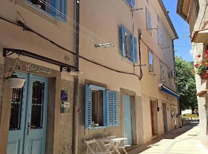 Blue Lavender Apartment Cres